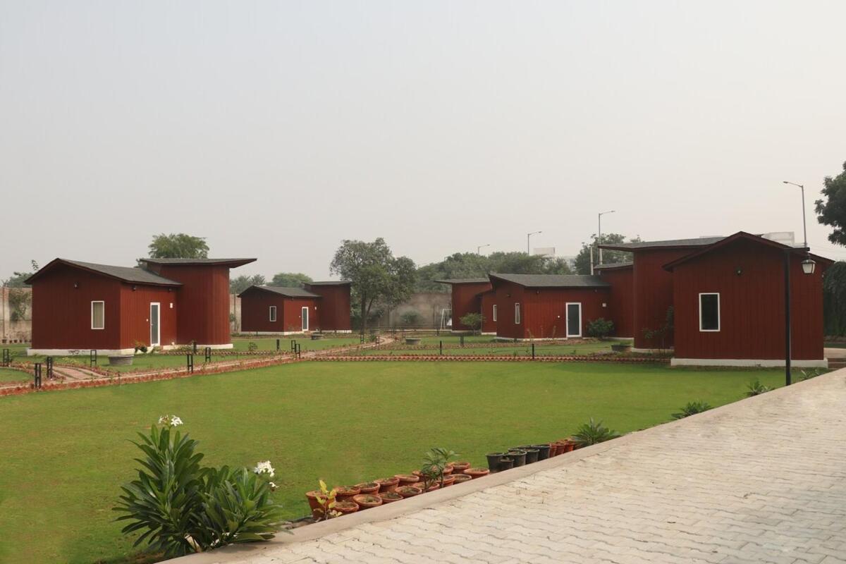 Bed and Breakfast The Bageecha à Vrindāvan Extérieur photo